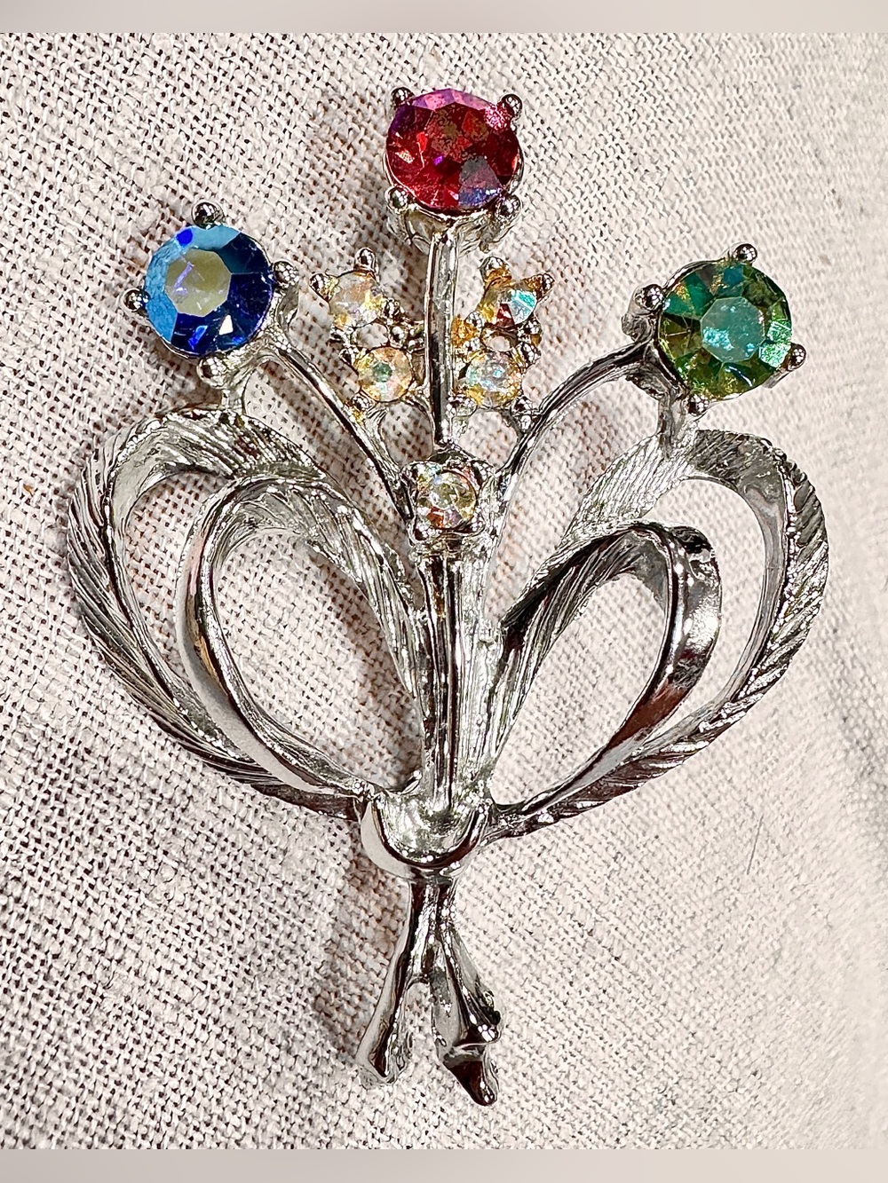 VTG Signed DODDS Aurora Borealis Rhinestone Floral Bouquet Brooch Pin